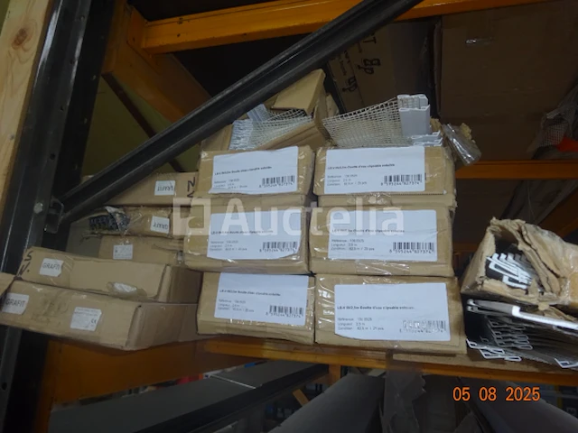+/- 14 dozen met diverse profielen voor het onderstel - afbeelding 1 van  4