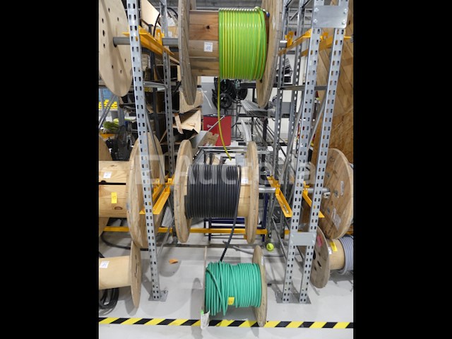 +- 15 m 95 mm² flexibele kabel, +- 31 m 95 mm² zwarte flexibele kabel, +- 48 m 12g 1,5 mm² flexibele kabel - afbeelding 3 van  9