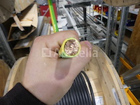 +- 15 m 95 mm² flexibele kabel, +- 31 m 95 mm² zwarte flexibele kabel, +- 48 m 12g 1,5 mm² flexibele kabel - afbeelding 8 van  9