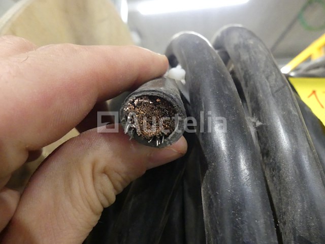 +- 17 m 120 mm² flexibele kabel, +- 35 m 25 mm² flexibele kabel - afbeelding 1 van  9