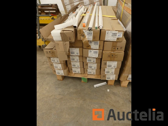 +/- 220 ledvance led buislamp t8 un v 1200 18 watt - afbeelding 1 van  4