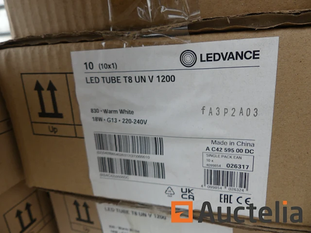 +/- 220 ledvance led buislamp t8 un v 1200 18 watt - afbeelding 2 van  4