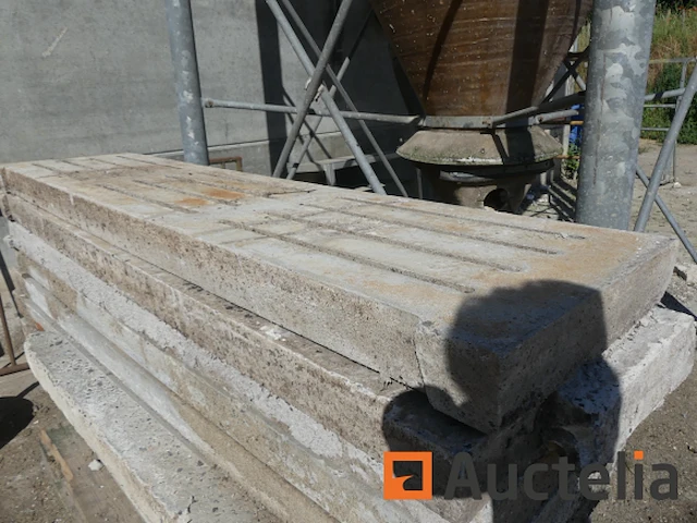 +/- 250 betonplaat - afbeelding 5 van  6