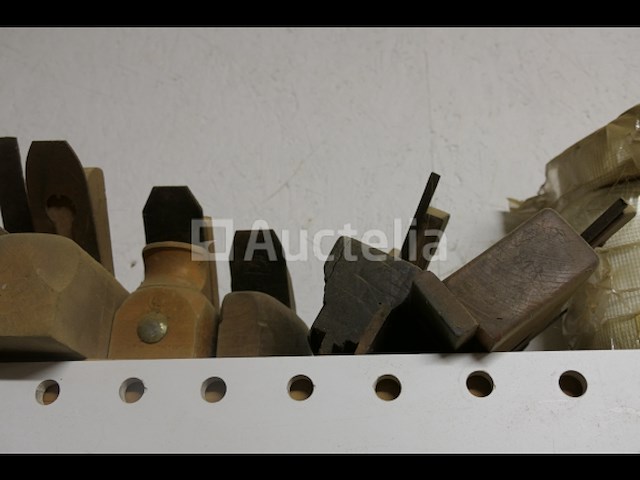 +/- 35 oude houten gereedschappen - afbeelding 3 van  6