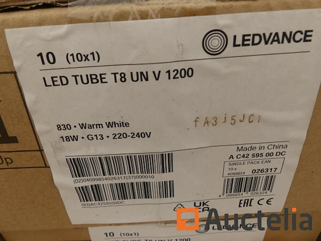 +/- 400 ledvance led buislamp t8 un v 1200 18 watt - afbeelding 1 van  4
