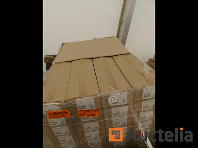 +/- 400 ledvance led buislamp t8 un v 1200 18 watt - afbeelding 3 van  4