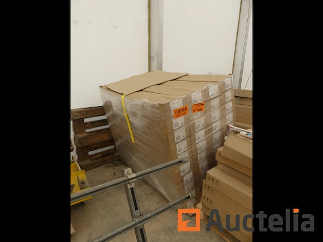 +/- 400 ledvance led buislamp t8 un v 1200 18 watt - afbeelding 4 van  4