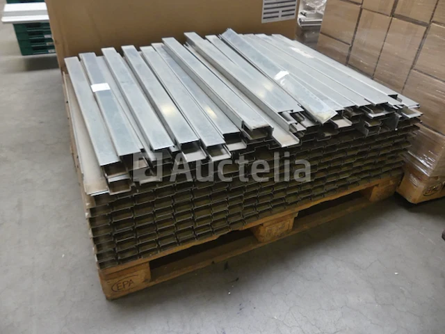 +/- 420 metalen staven - afbeelding 1 van  4