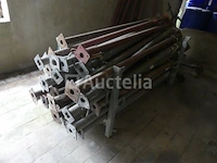 +/- 45 rekwisieten - afbeelding 1 van  5