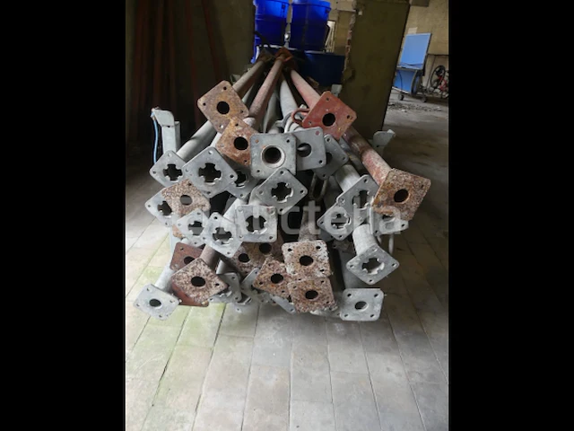 +/- 45 rekwisieten - afbeelding 4 van  5