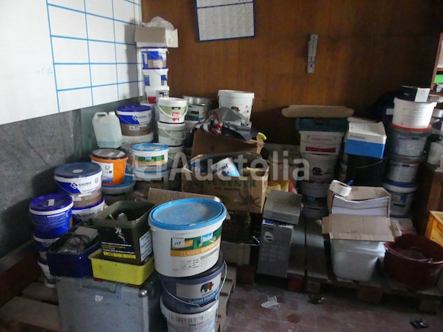 +/- 75 blikken verf en lijm - afbeelding 1 van  12