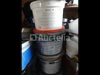 +/- 75 blikken verf en lijm - afbeelding 6 van  12