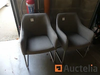 [010063-004] 2 kantoor- / vergaderstoelen – eigentijdse stijl