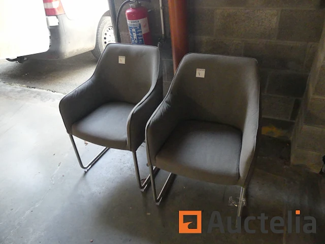 [010063-004] 2 kantoor- / vergaderstoelen – eigentijdse stijl - afbeelding 3 van  5