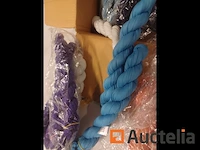 [010063-042] 30 sjaals - diverse kleuren - bijna nieuw - afbeelding 2 van  5