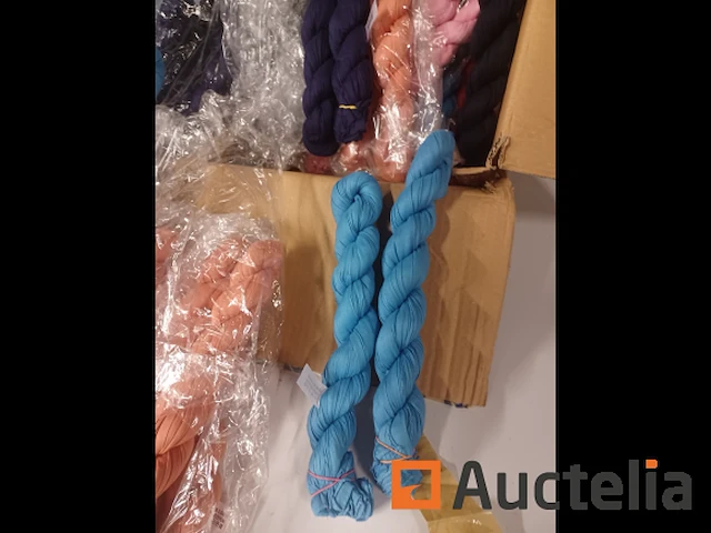 [010063-042] 30 sjaals - diverse kleuren - bijna nieuw - afbeelding 5 van  5