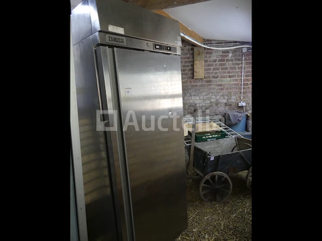 [010337-051] zanussi roestvrijstalen professionele koelkast - afbeelding 4 van  5