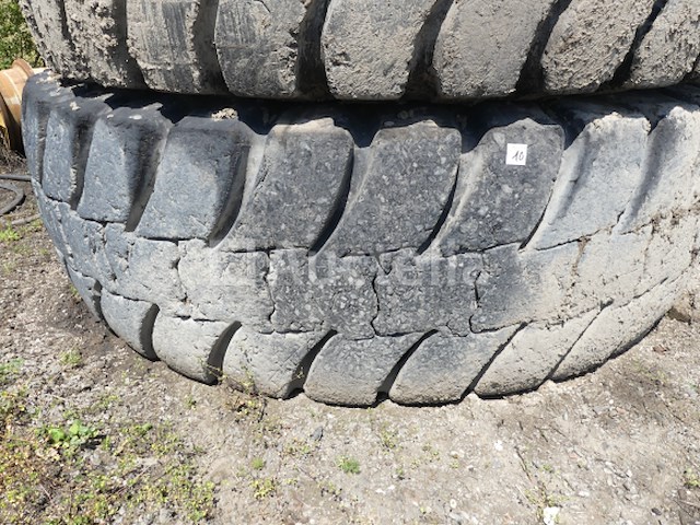 [010345-010] 6 michelin bouwmachines banden 36,00 r 51 - afbeelding 6 van  9
