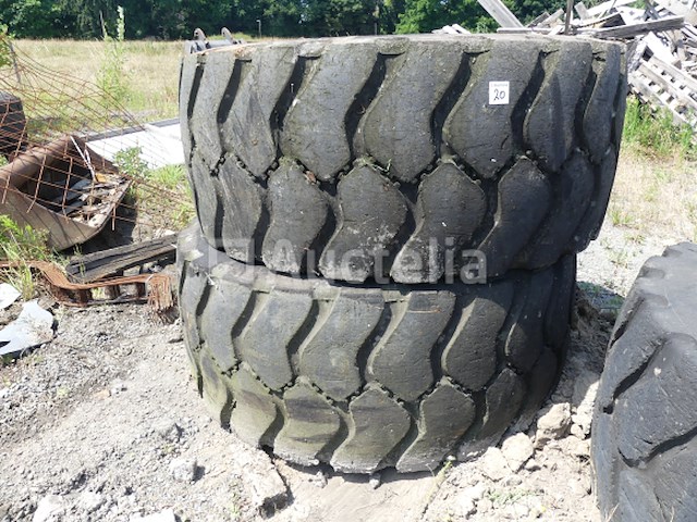 [010345-021] bridgestone 23.5 r 25 band voor bouwmachines - afbeelding 1 van  3