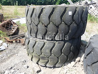 [010345-021] bridgestone 23.5 r 25 band voor bouwmachines