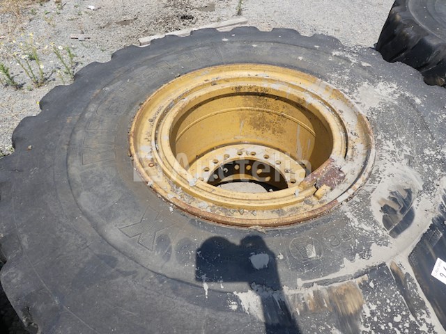 [010345-022] michelin 26.5 r 25 bouwmachines band - afbeelding 1 van  3