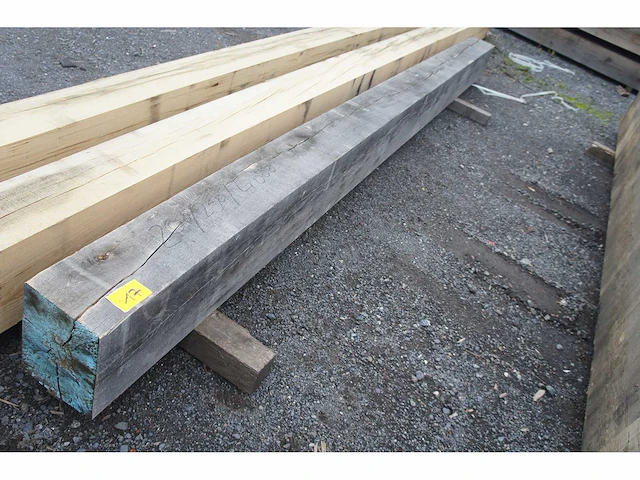0,20 m³ eiken balk 200x250 - afbeelding 1 van  4