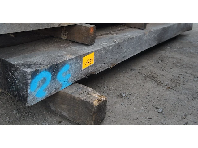 0,26 m³ oude eiken balken 120x120 - afbeelding 1 van  3