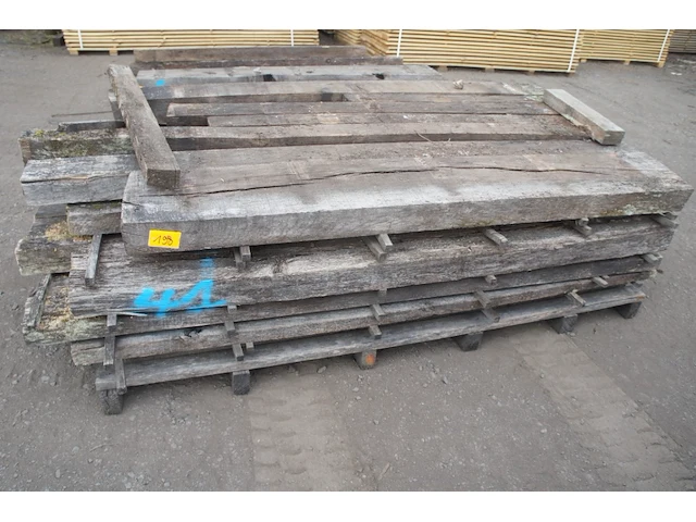 0,60 m³ oude eiken balken mix - afbeelding 1 van  4