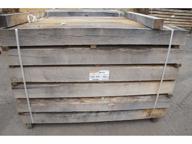 0,64 m³ industrieel eiken balken 130x220 - afbeelding 1 van  5