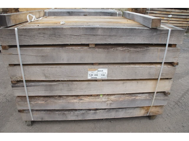 0,64 m³ industrieel eiken balken 130x220 - afbeelding 1 van  5