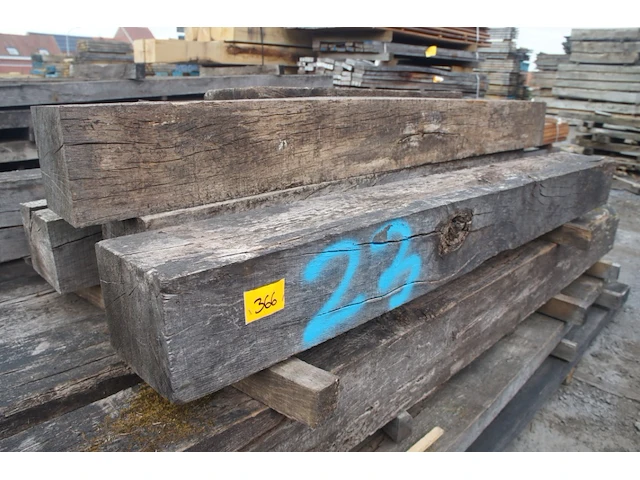 0,64 m³ oude eiken balken - afbeelding 1 van  3