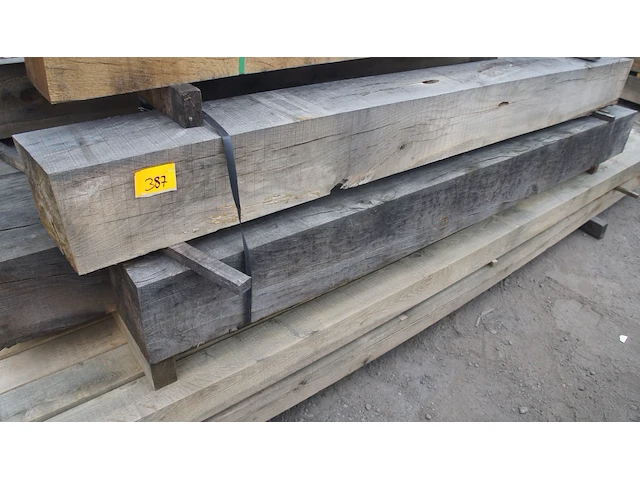 0,68 m³ eiken balken 200x200 - afbeelding 1 van  2