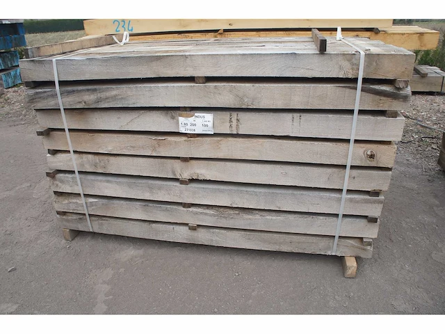 0,72 m³ industrieel eiken balken 100x200 - afbeelding 1 van  3