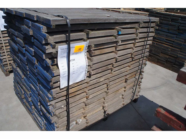 0,77 m³ eiken planken 30mm rustiek - afbeelding 1 van  4