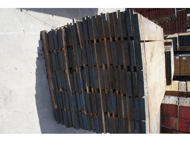 0,95 m³ eiken planken 30mm rustiek - afbeelding 3 van  3