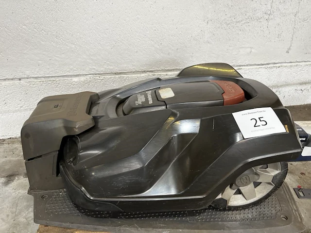 1 2de hands robot grasmaaier husqvarna automower 330x - afbeelding 7 van  14