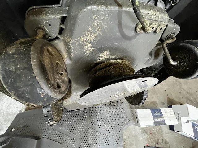 1 2de hands robot grasmaaier husqvarna automower 330x - afbeelding 11 van  14