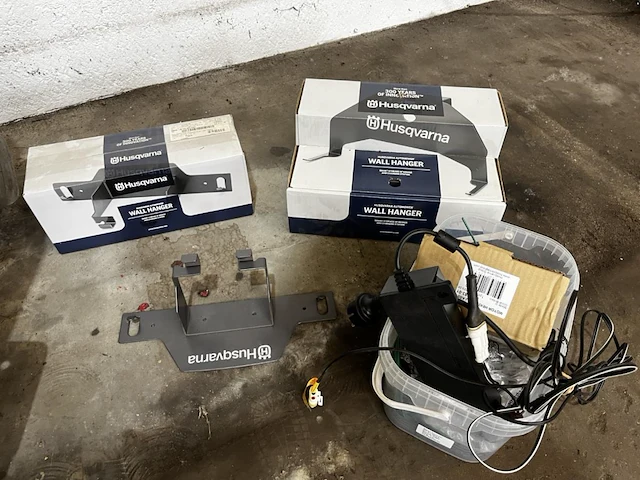 1 2de hands robot grasmaaier husqvarna automower 330x - afbeelding 14 van  14