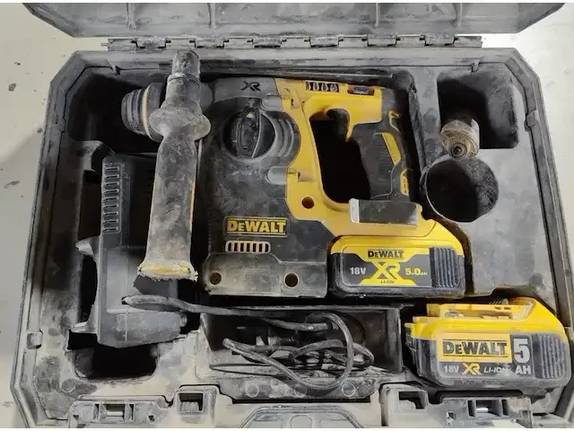 1 accu breekhamer dewalt dch 273 - afbeelding 1 van  3