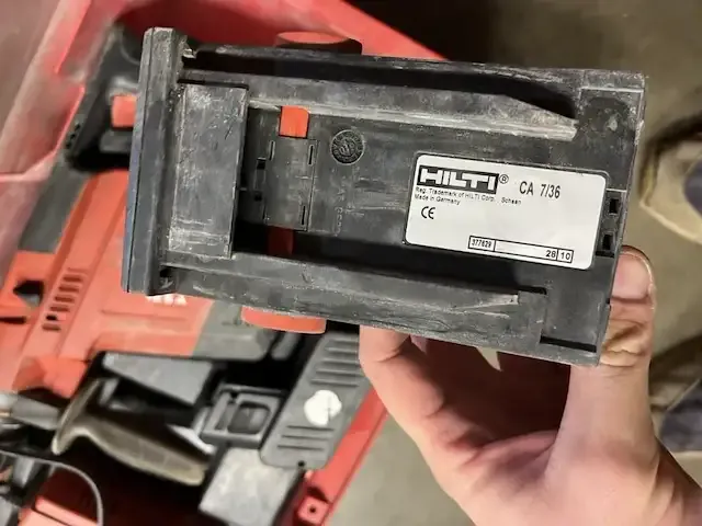 1 accu klopboorhamer hilti te 5a - afbeelding 8 van  11