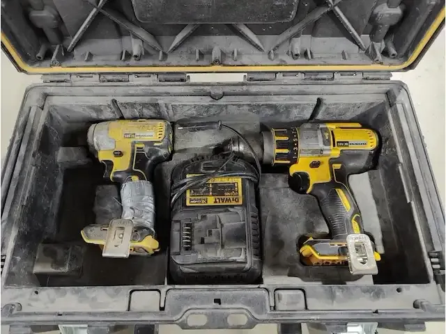 1 accu set dewalt dcf886 en dcd995 - afbeelding 1 van  4