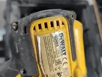 1 accu set dewalt dcf886 en dcd995 - afbeelding 3 van  4