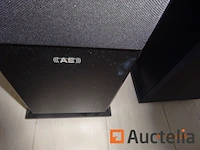 1 acpion merk overheadprojector, 2 ae merk borden hoogte 95cm, 2 ae merk borden op voethoogte 1m, 1 elektrische radiator, 1 stoel op wielen blauwe kleur, 1 scherm van 2m van merk ophollo - afbeelding 7 van  7