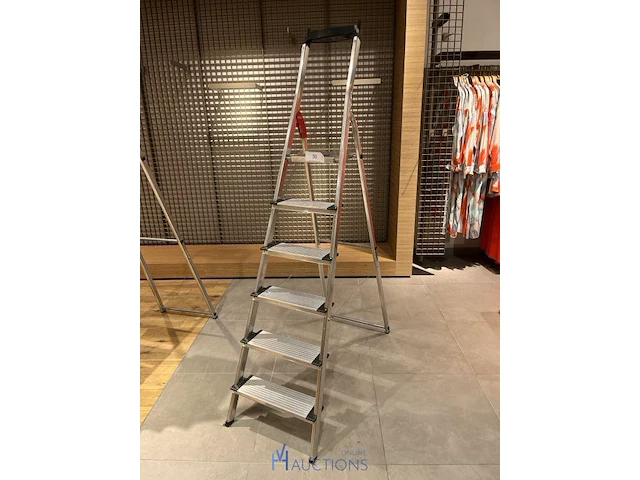 1 alu trapladder - afbeelding 1 van  2