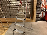 1 alu trapladder - afbeelding 1 van  2