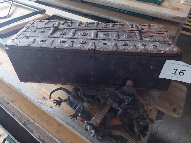 1 antiek houten kistje met div deco - afbeelding 1 van  13