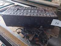 1 antiek houten kistje met div deco - afbeelding 1 van  13