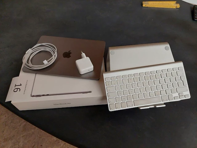 1 apple macbook air model a2681 emc 4074 - afbeelding 1 van  7