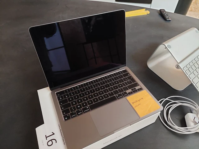1 apple macbook air model a2681 emc 4074 - afbeelding 2 van  7