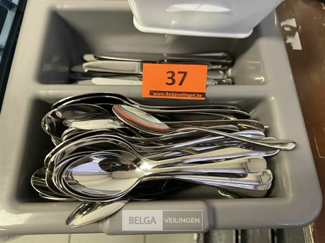 1 bak met bestek - afbeelding 2 van  5